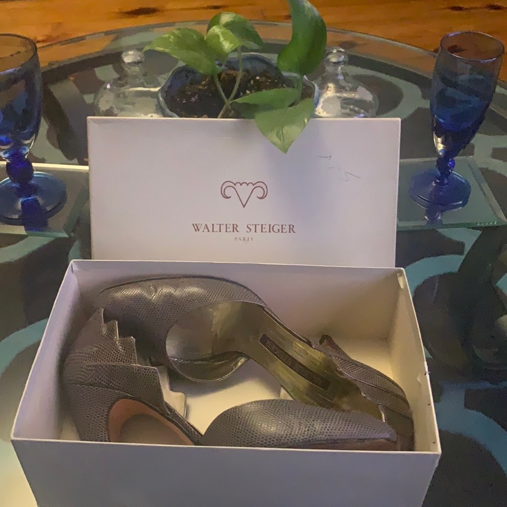 Womens’s Classic Walter Steiger, Grey Lizard Heels.